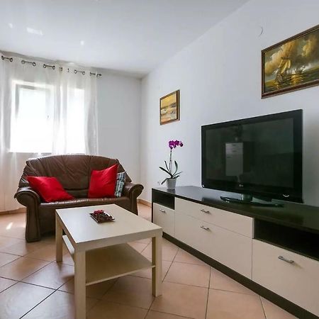Apartment Vitalia 2+2 Пореч Екстер'єр фото